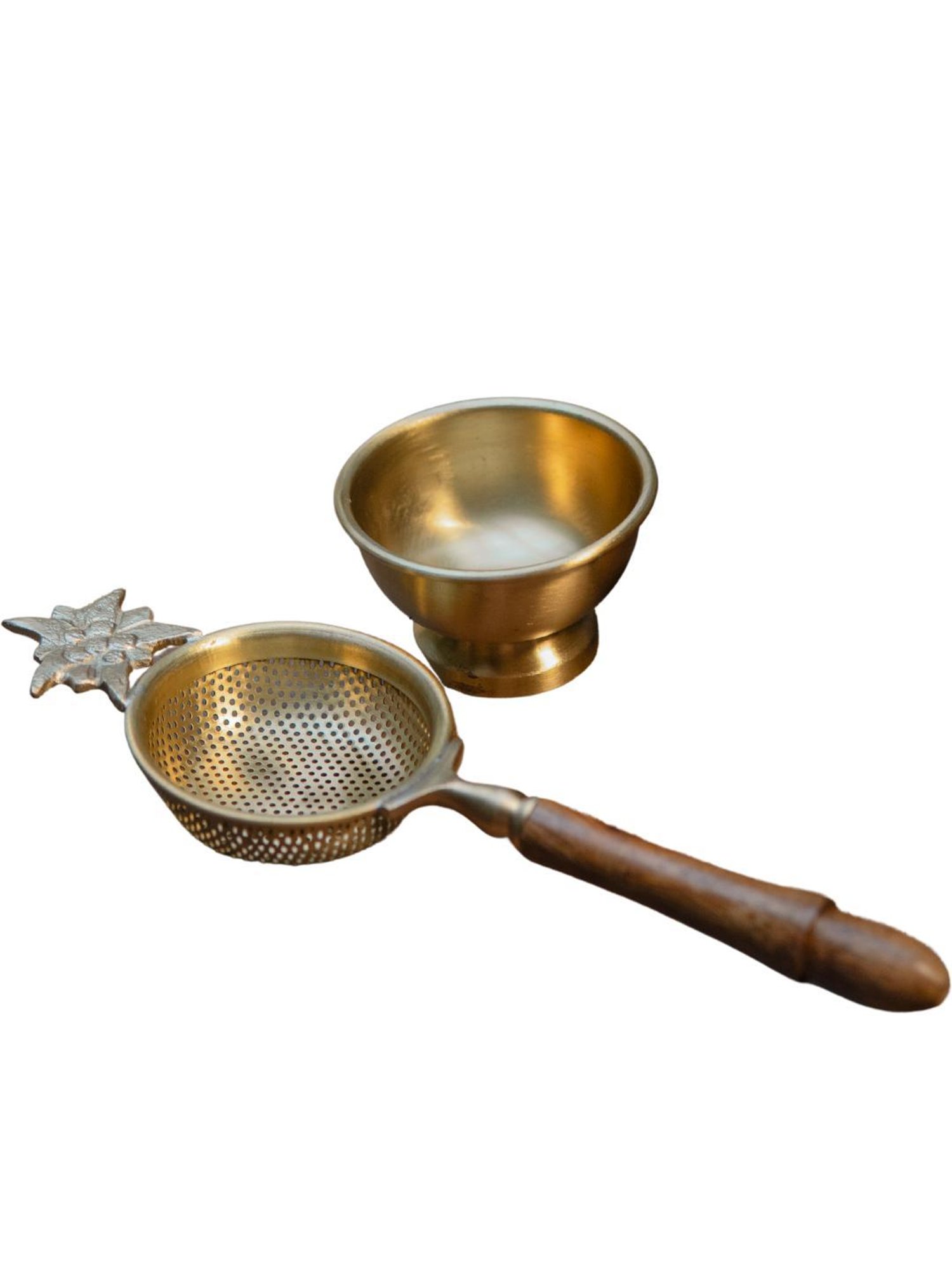 Ambi Gold Flower Matte Finish Brass Medium Sized Tea Strainer 2 Piece Set With Wooden Holder