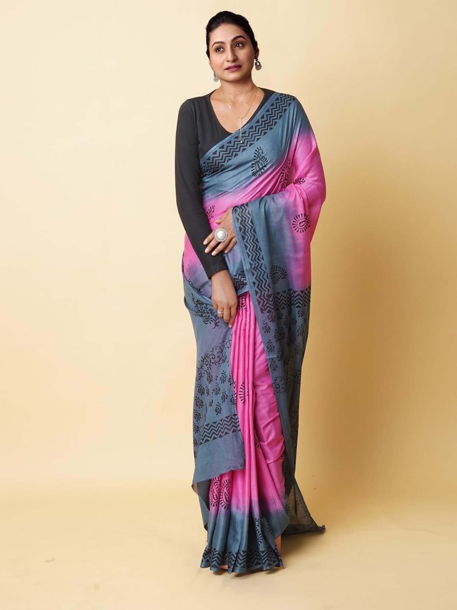Unnati Silks Pink & Grey Cotton Printed Saree With Unstitched Blouse