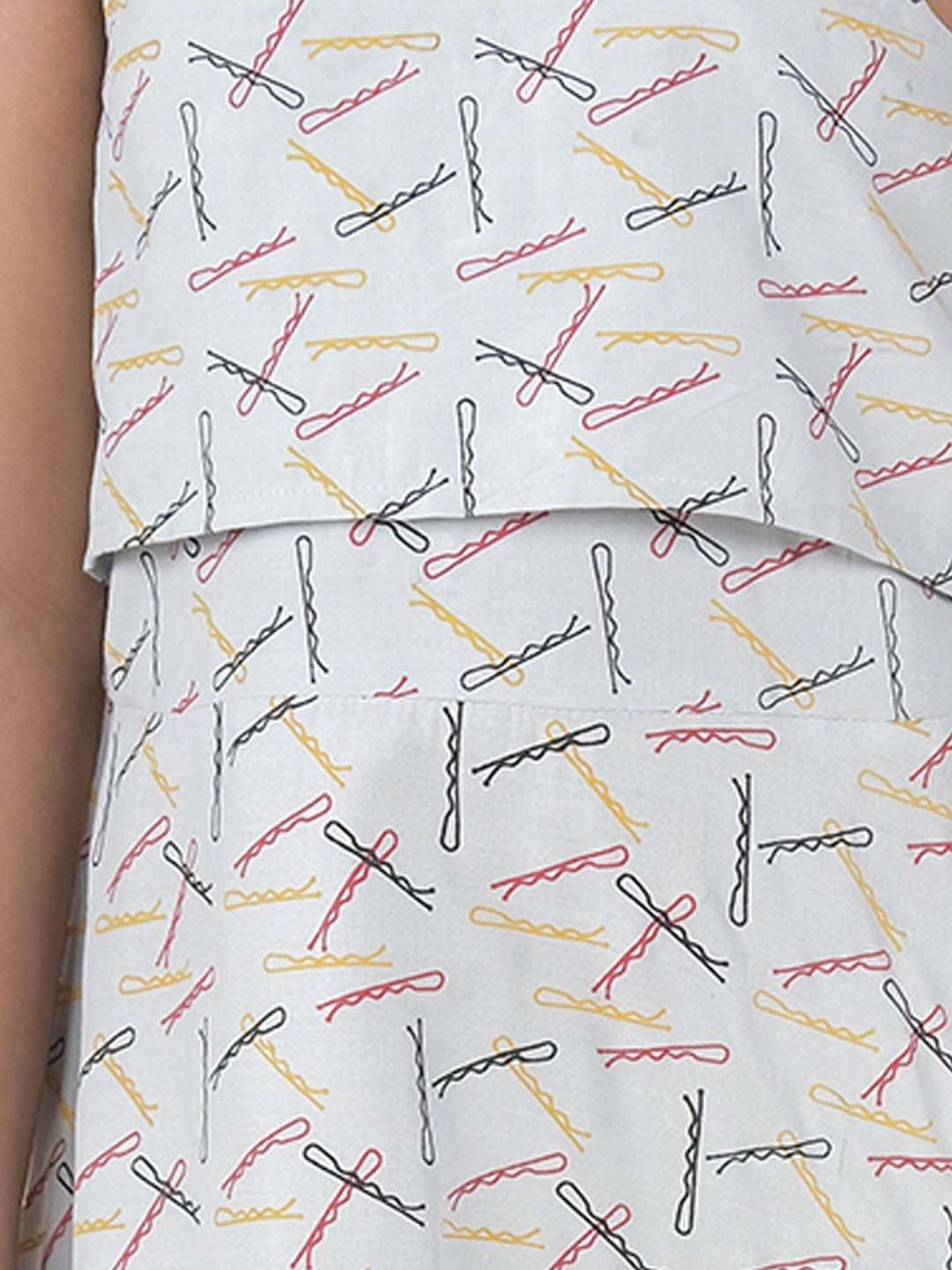 Kiddopanti Girls White Printed Casual Dresses