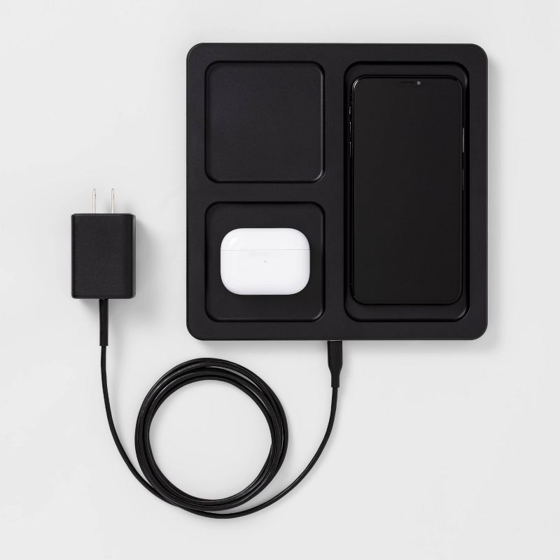 heyday™ 10W Qi Wireless Charging Station (phone/airpod) - Black/Wood