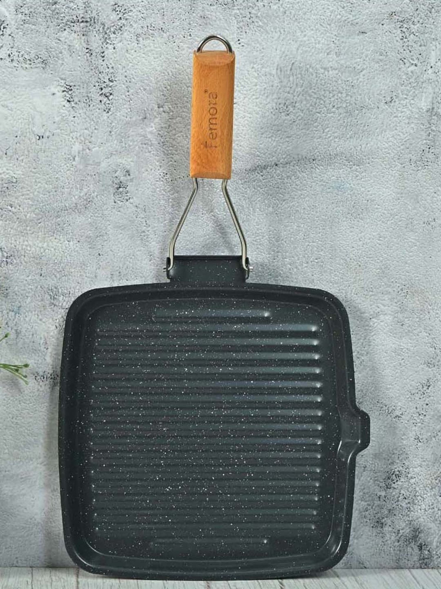 Femora Black Carbon Steel 3 Layer Non-Stick Square Grill Pan (0.8 L)