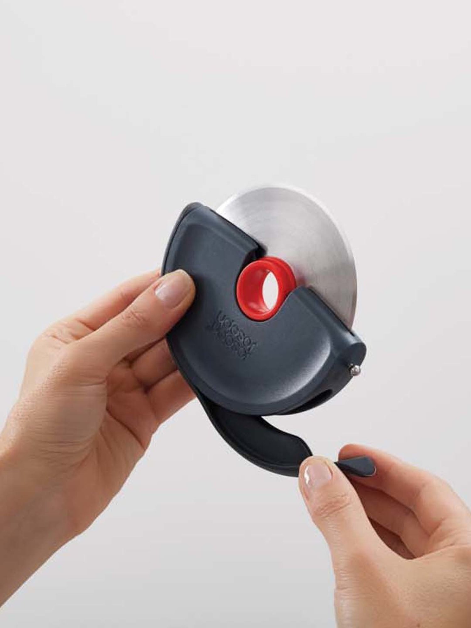 Joseph Joseph Black Stainless Steel 12.5 cm Pizza Wheel - Set of 1