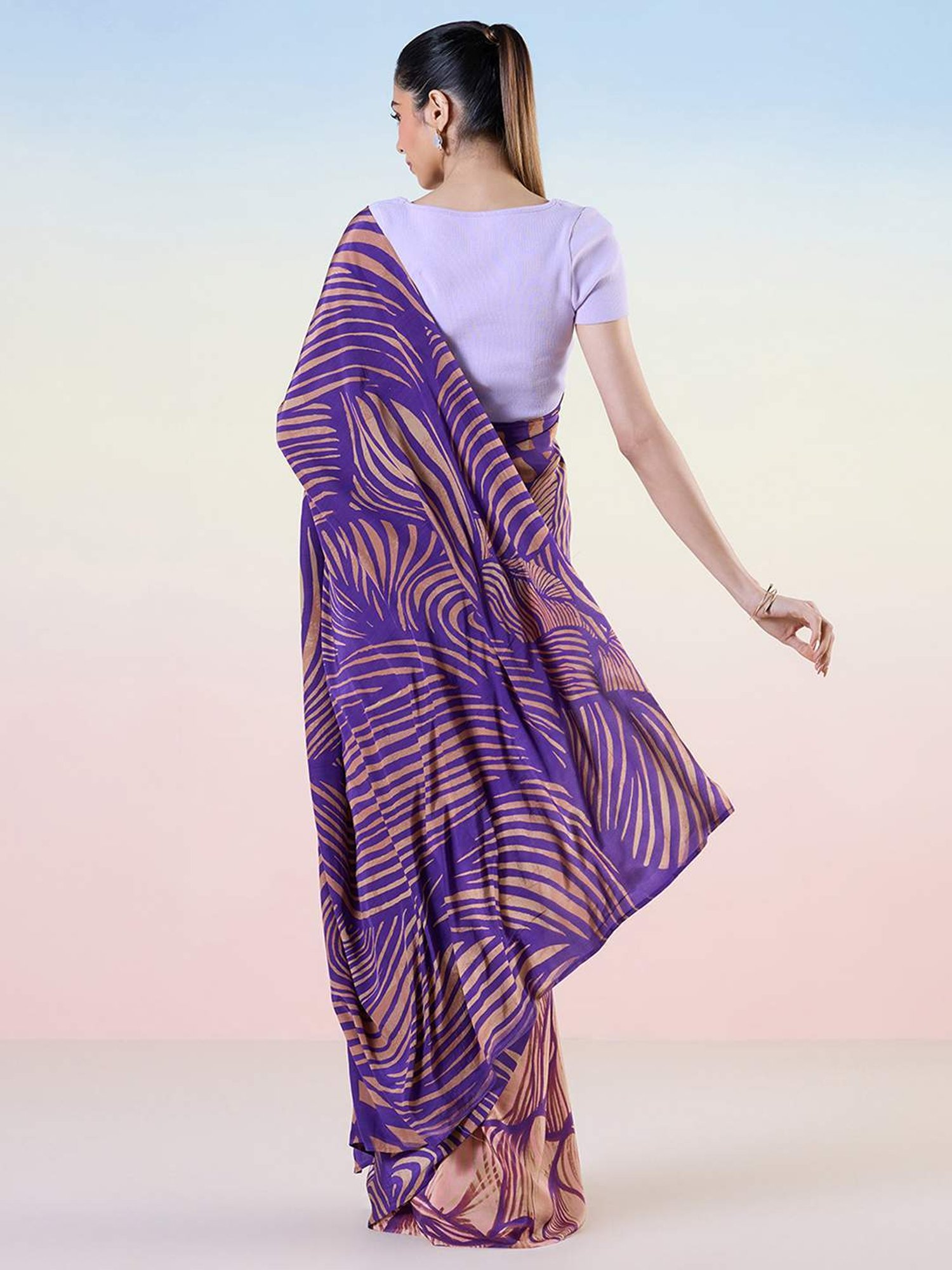 navyasa by liva Purple & Brown Printed Saree With Unstitched Blouse