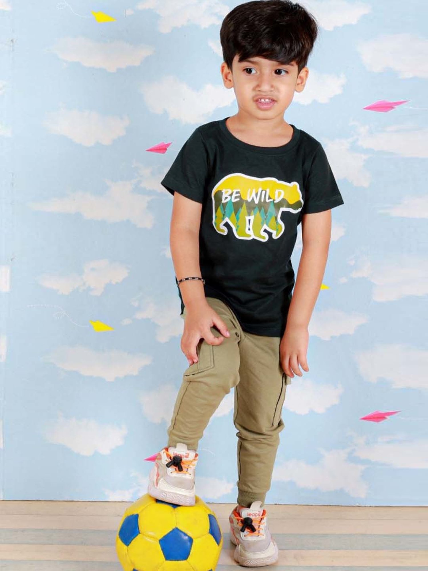 The Mom Store Kids Black & Green Cotton Printed T-Shirt Set