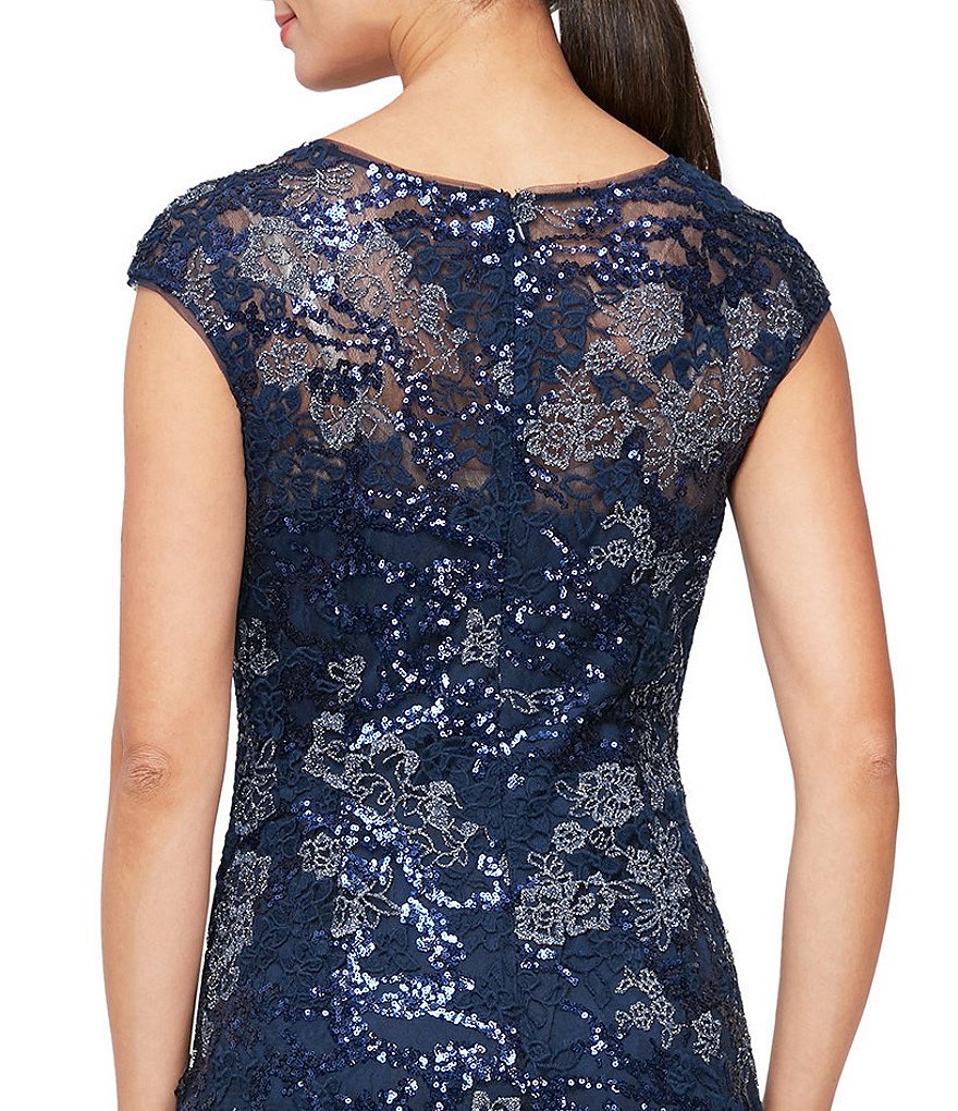 Jkara Petite Size 3/4 Sleeve Lined Illusion Crew Neck Beaded Gown