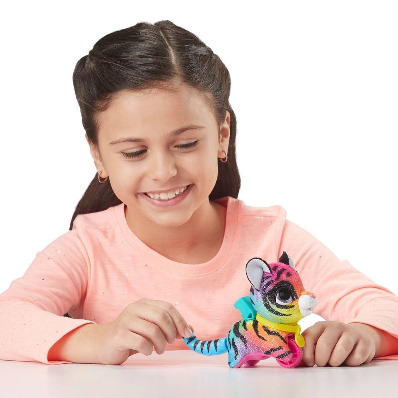 furReal Walkalots Lil' Wags - Tiger