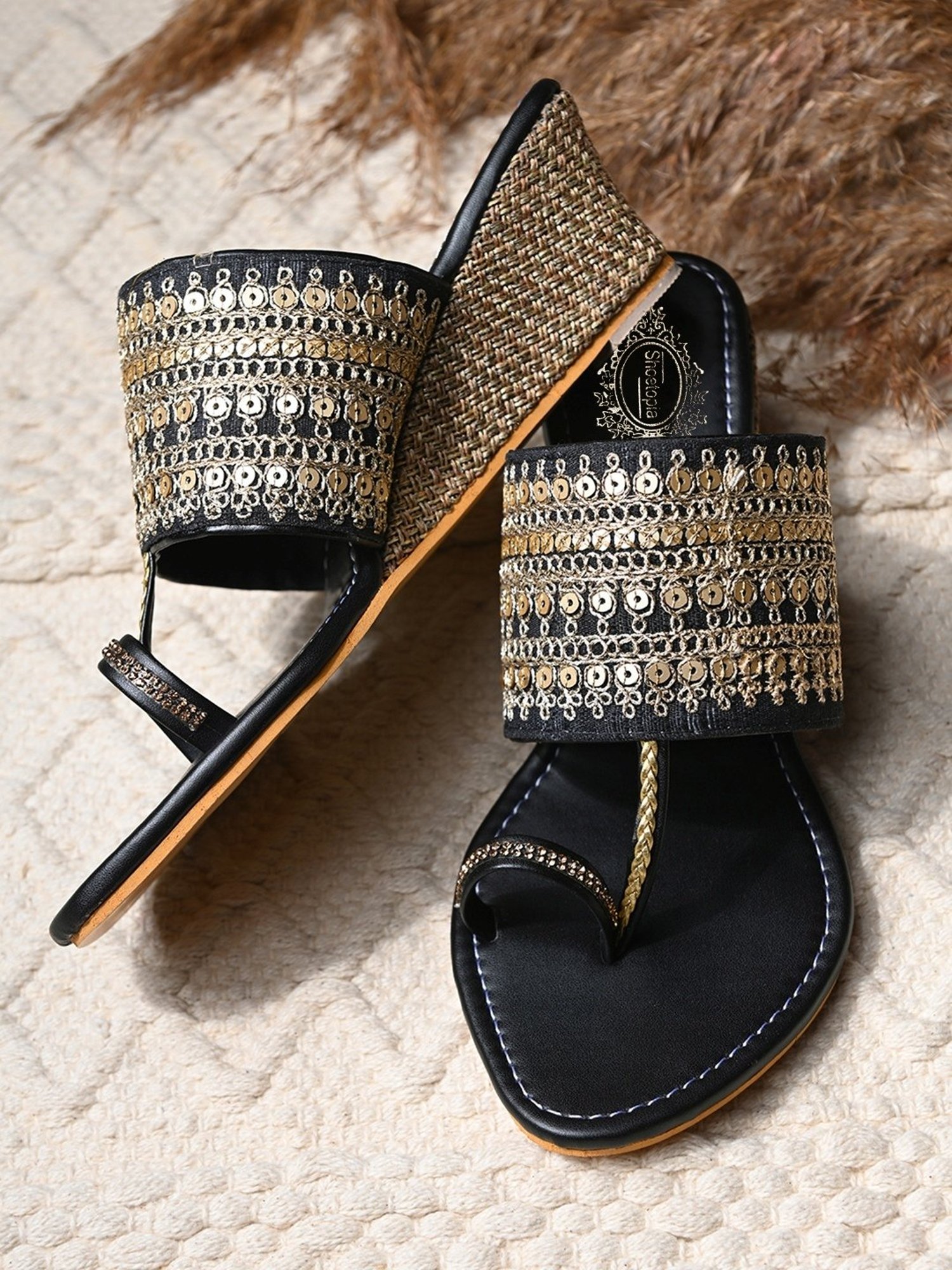 Shoetopia Women's Black Toe Ring Wedges