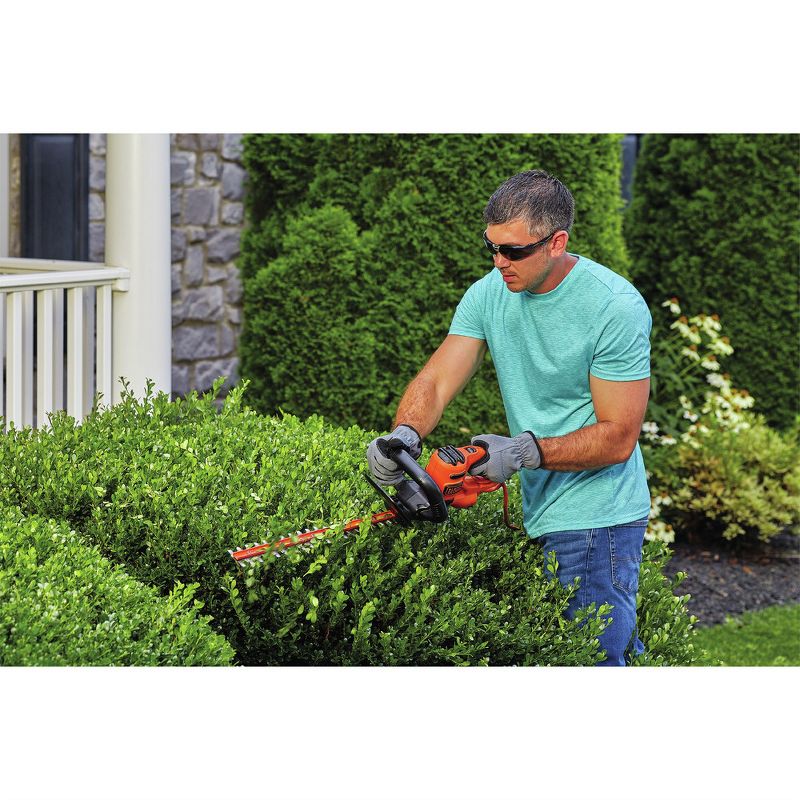 Black & Decker BEHT200 18 in. Electric Hedge Trimmer