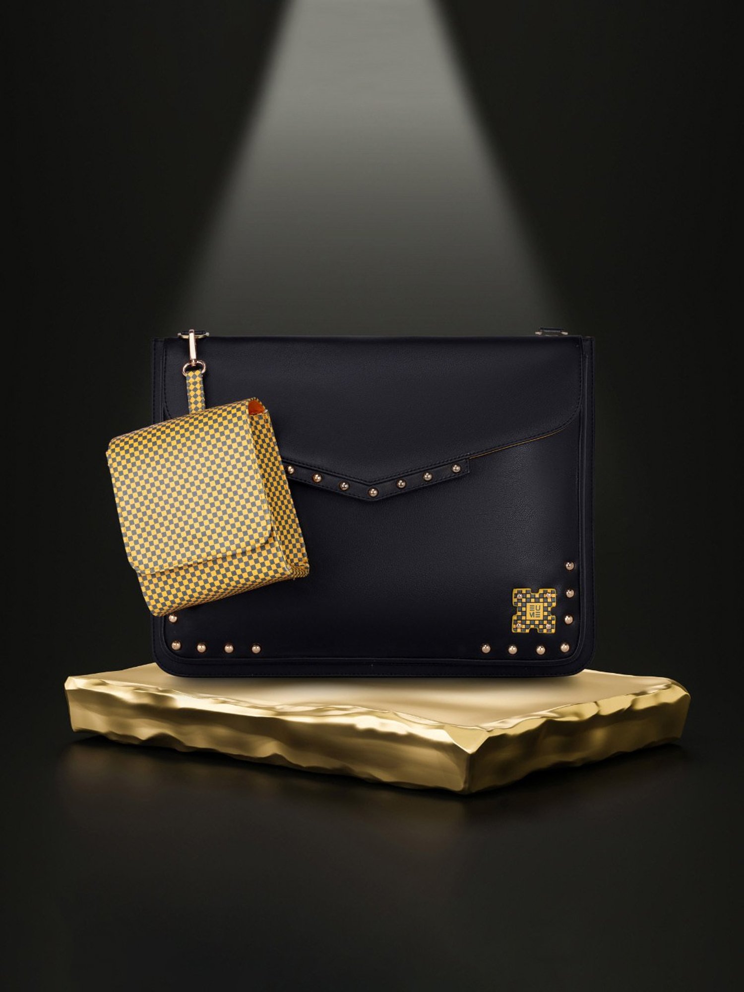 Baggit Brown PVC Solid Laptop Messenger Bag