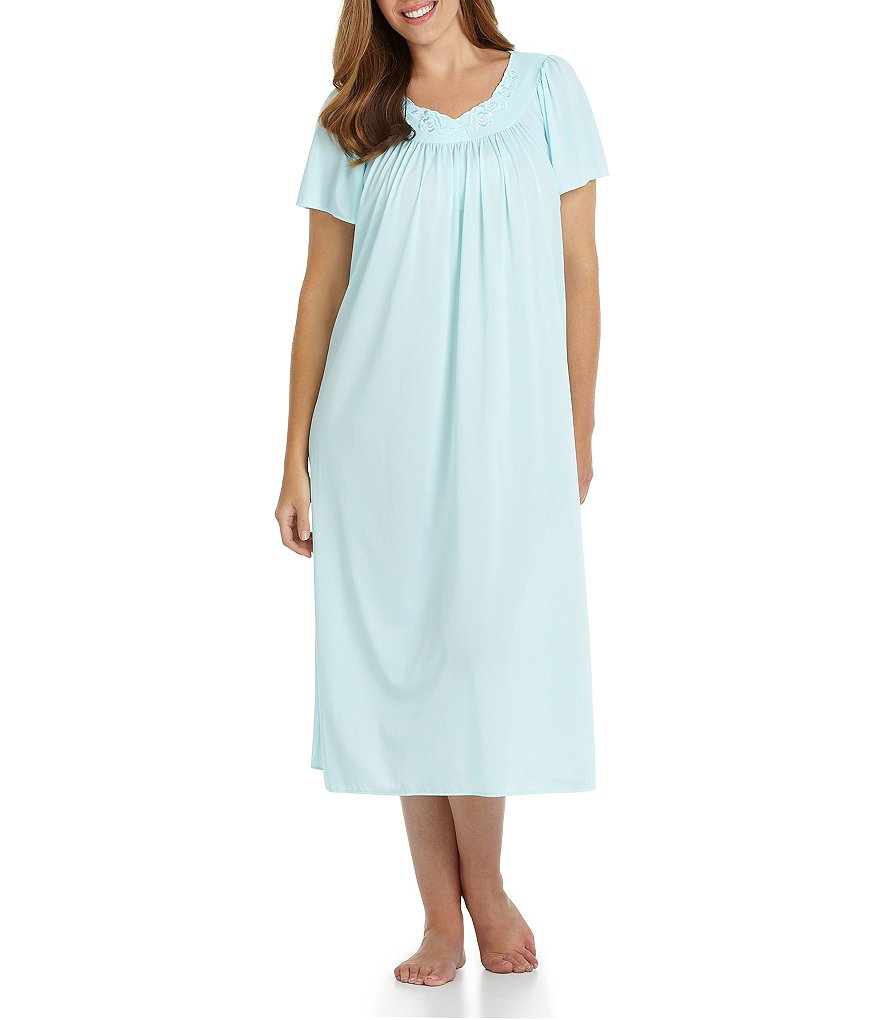 Miss Elaine Plus Short-Sleeve Long Gown