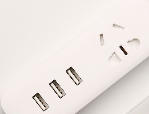 Xiaomi Mi Smart Power Strip Power Adapter 3 Outlets 2500W Maximum Power Output with 3 USB Charging Ports for iPhone Xiaomi Samsung Smartphone Tablet TV