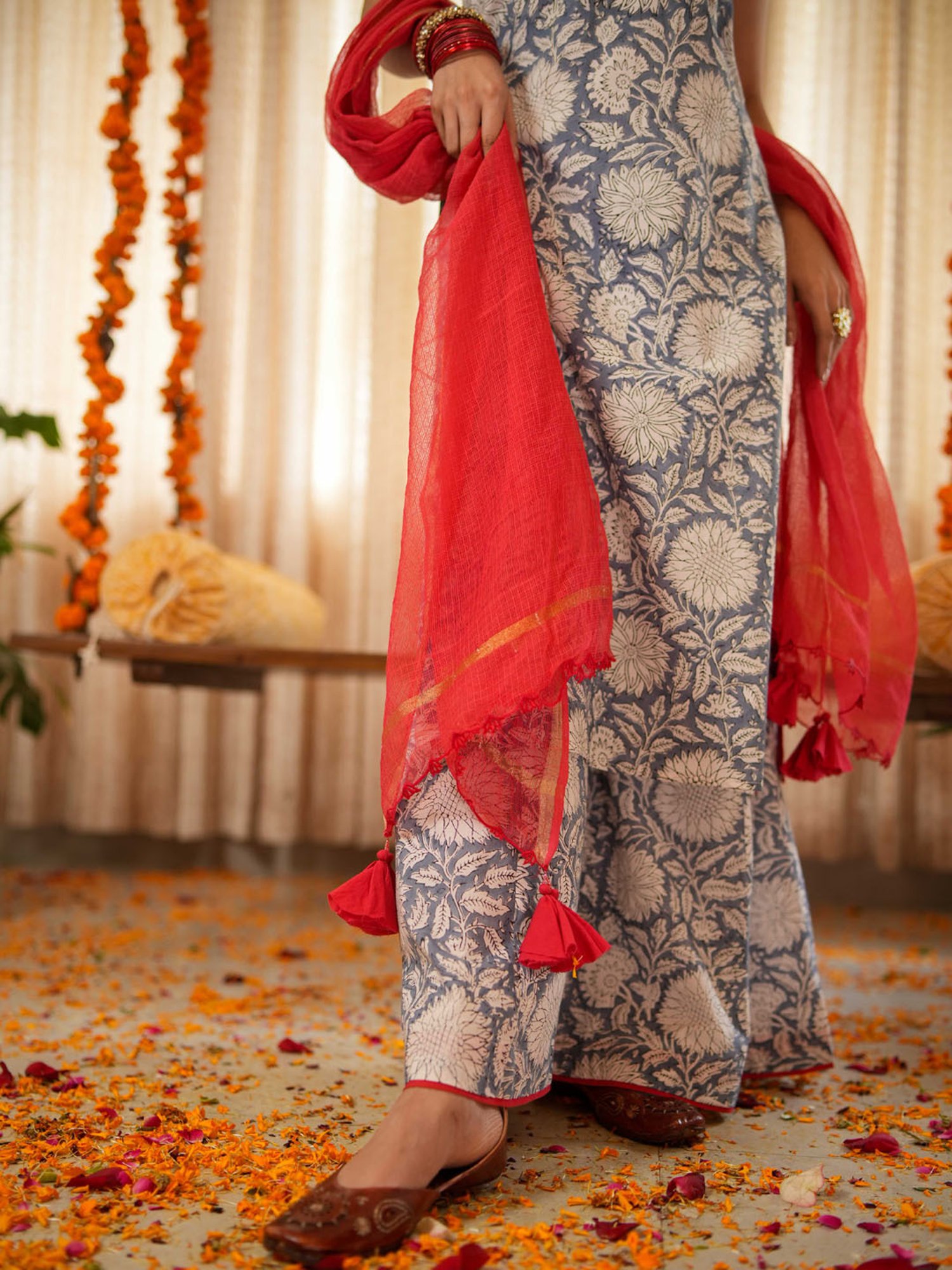 Akiso Red Cotton Kota Doria Dupatta with Scalloped Embroidered Edges with Tassel Details
