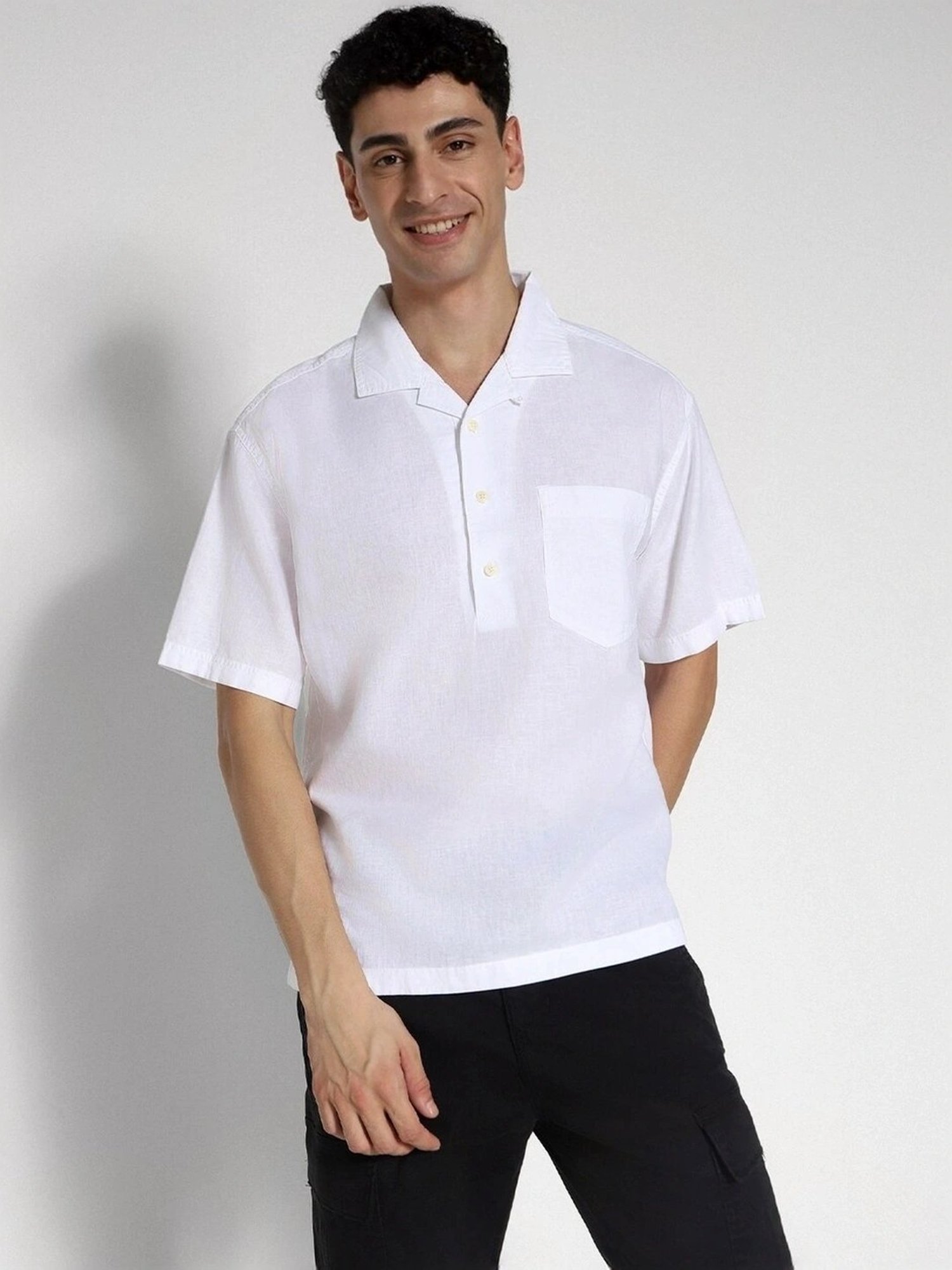 American Eagle White Regular Fit Shirt