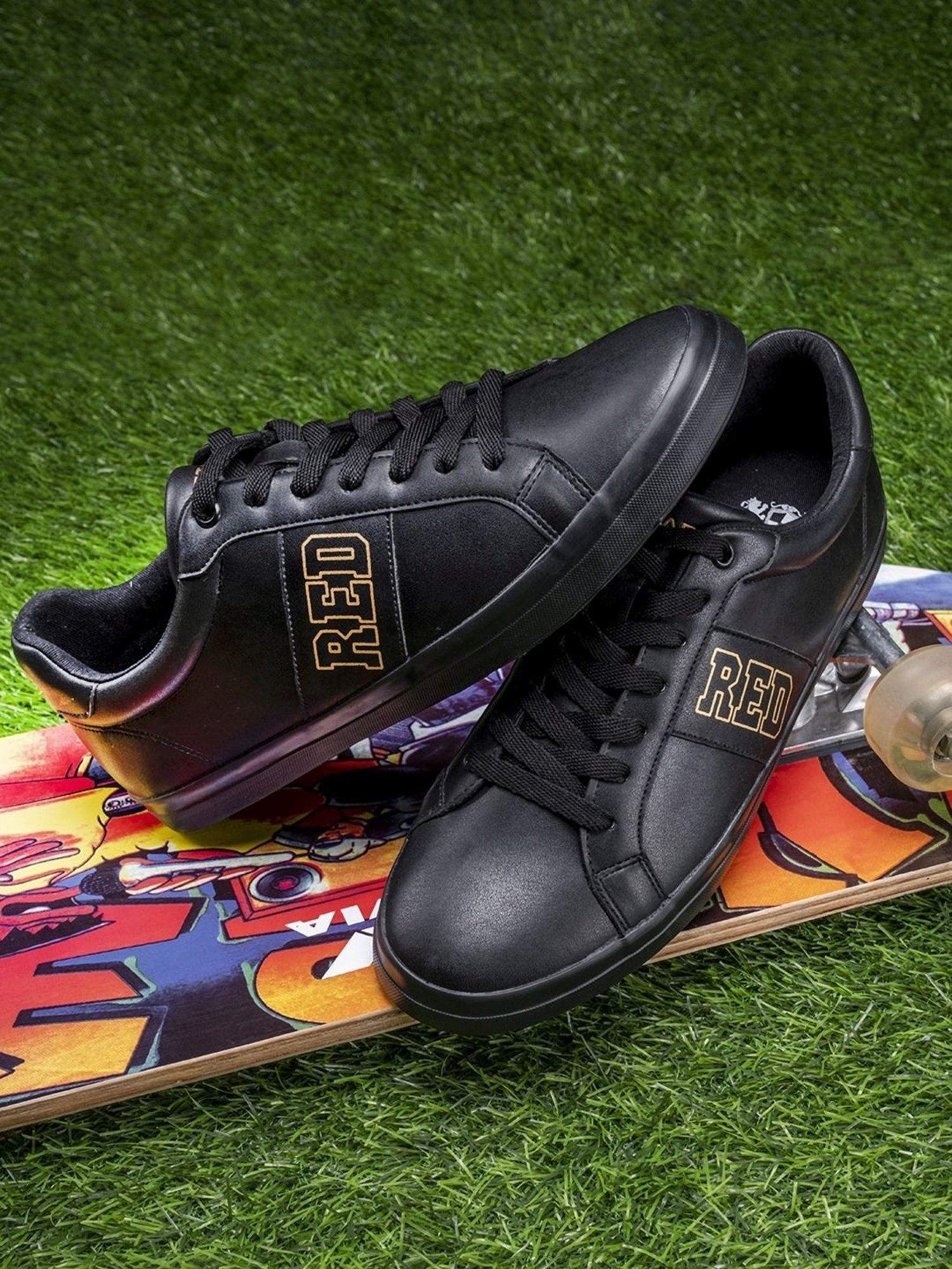 Red Tape Men's Black Casual Sneakers