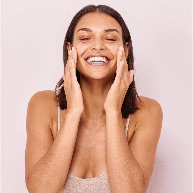 Amie Glow & Bright Illuminating Face Wash - 5 fl oz