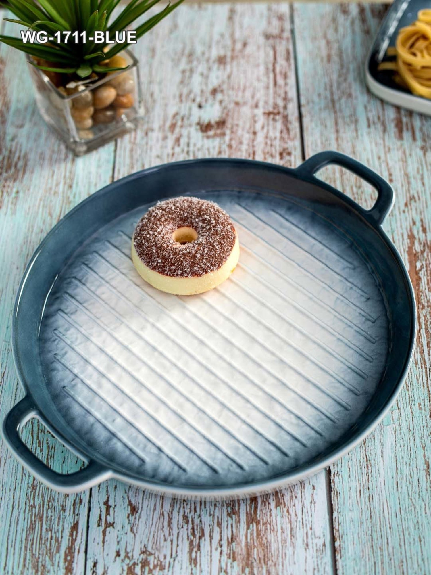 White Gold White & Blue Porcelain Round Serving Platter With Handle