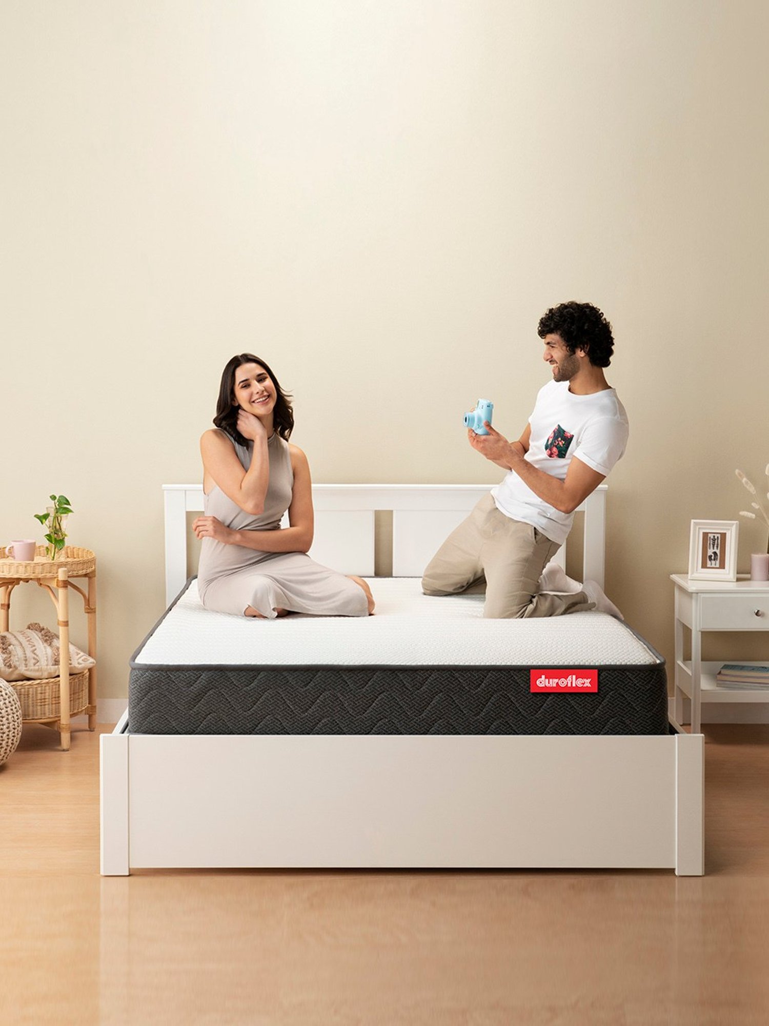 Duroflex LiveIn Bounce White & Black Foam Hybrid Roll 3 Zone Pocket Spring Single Mattress