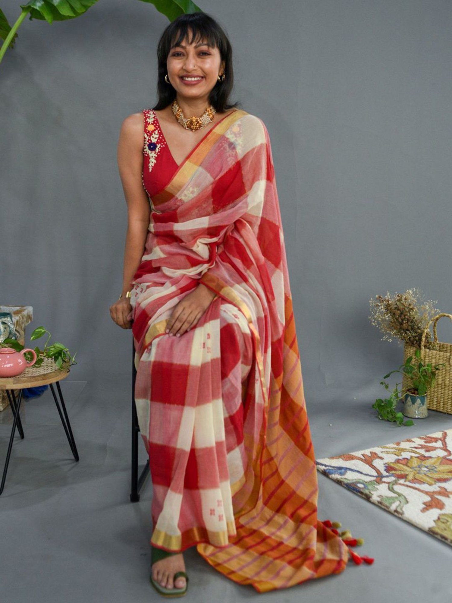 Suta Red & White Cotton Chequered Saree Without Blouse