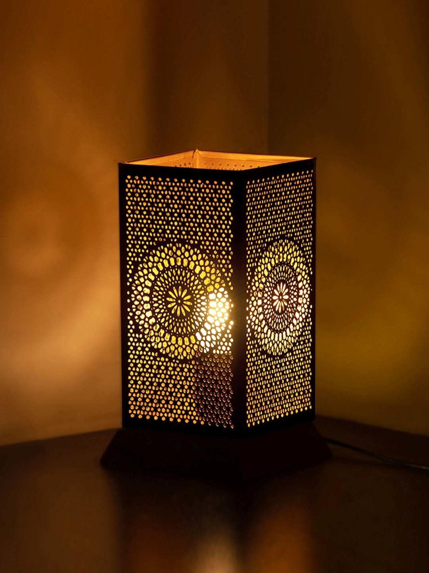 ExclusiveLane Mandala Star Hand Etched Table Lamp In Iron & Mango Wood (11 Inch)
