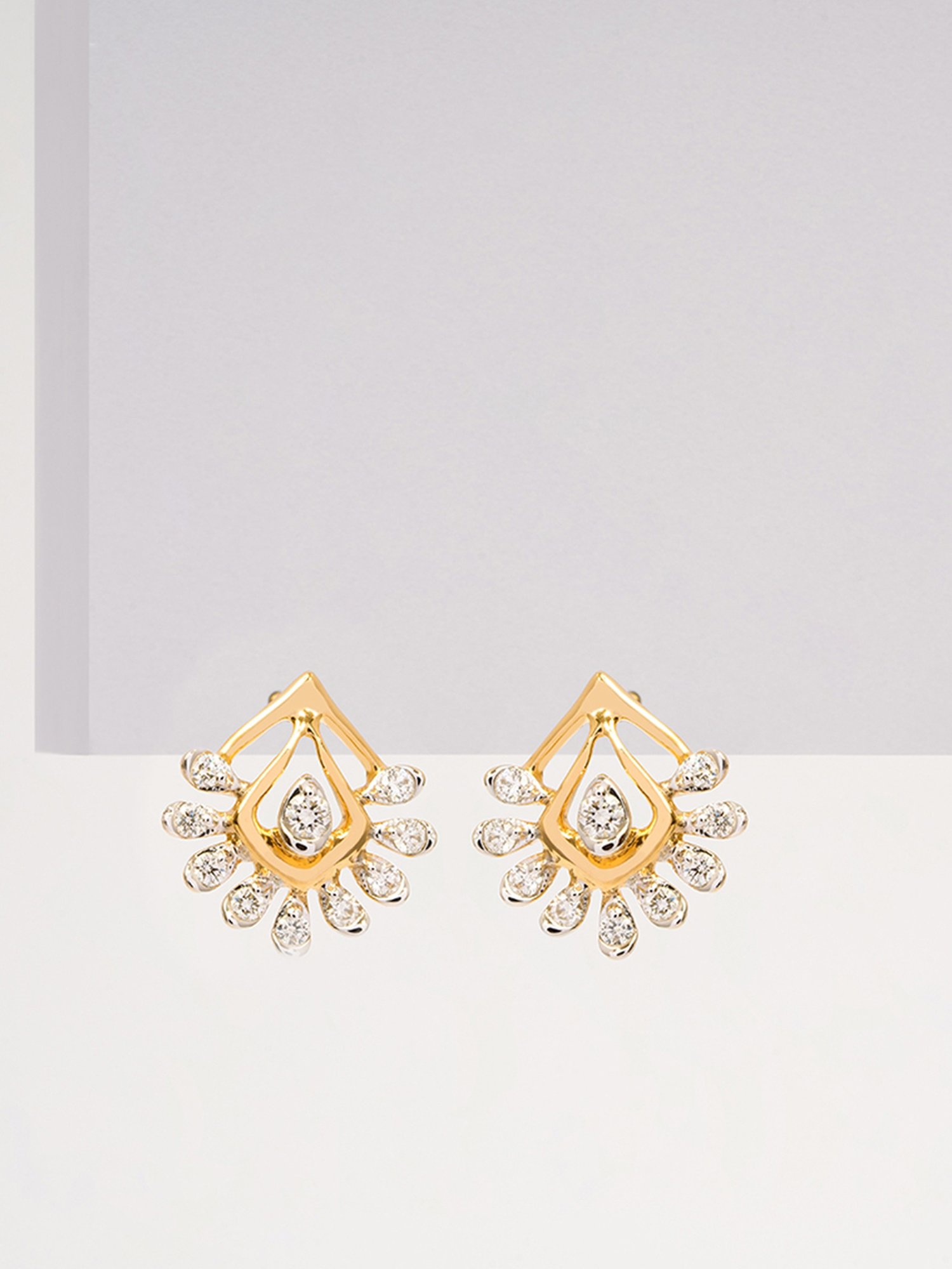 P.N.Gadgil Jewellers 14k Gold Ignature Flora Stud Diamond Earrings For Women