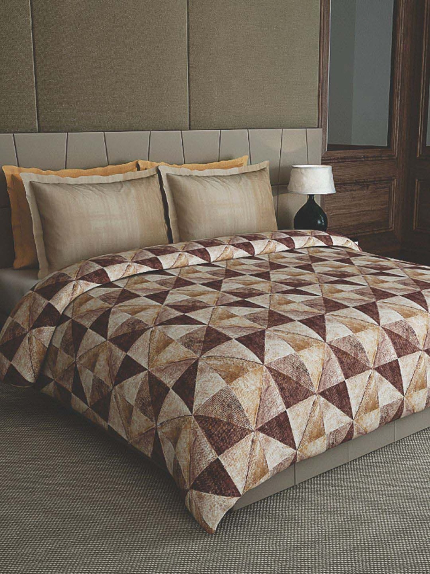GM Geometric Brown Cotton 180 TC 150 GSM Reversible Single Bed Comforter