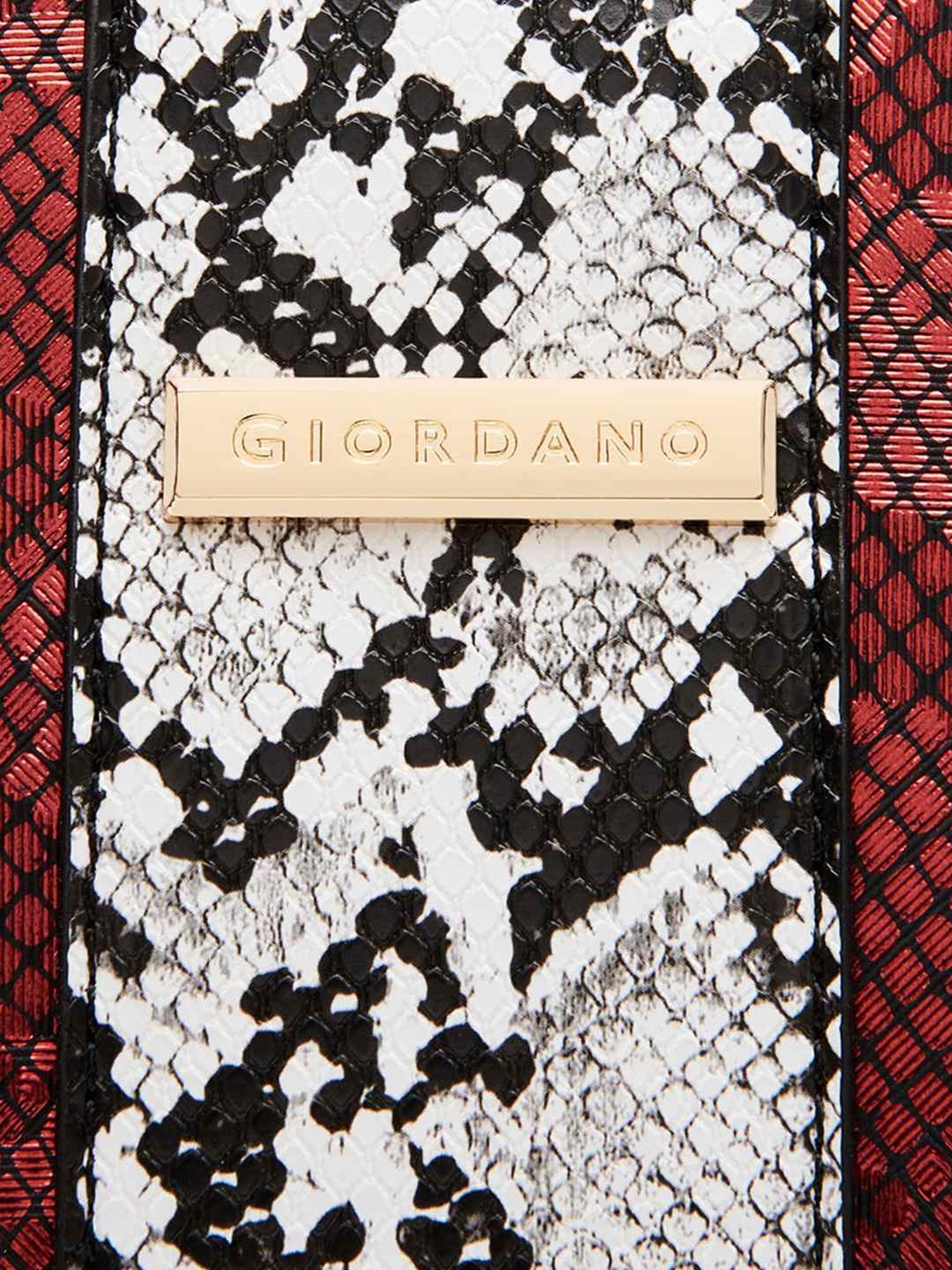 Giordano Blossoms 2020 Black Textured Medium Shoulder Handbag