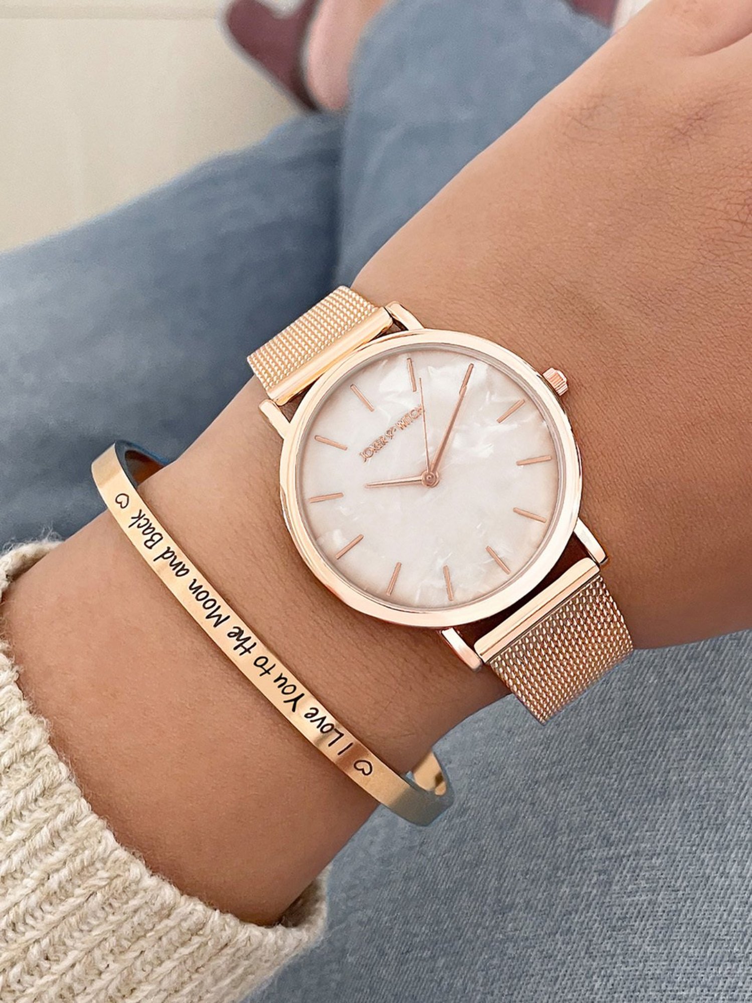 Joker & WItch JWBS251 Analog Watch with Bracelet Gift Set for Women