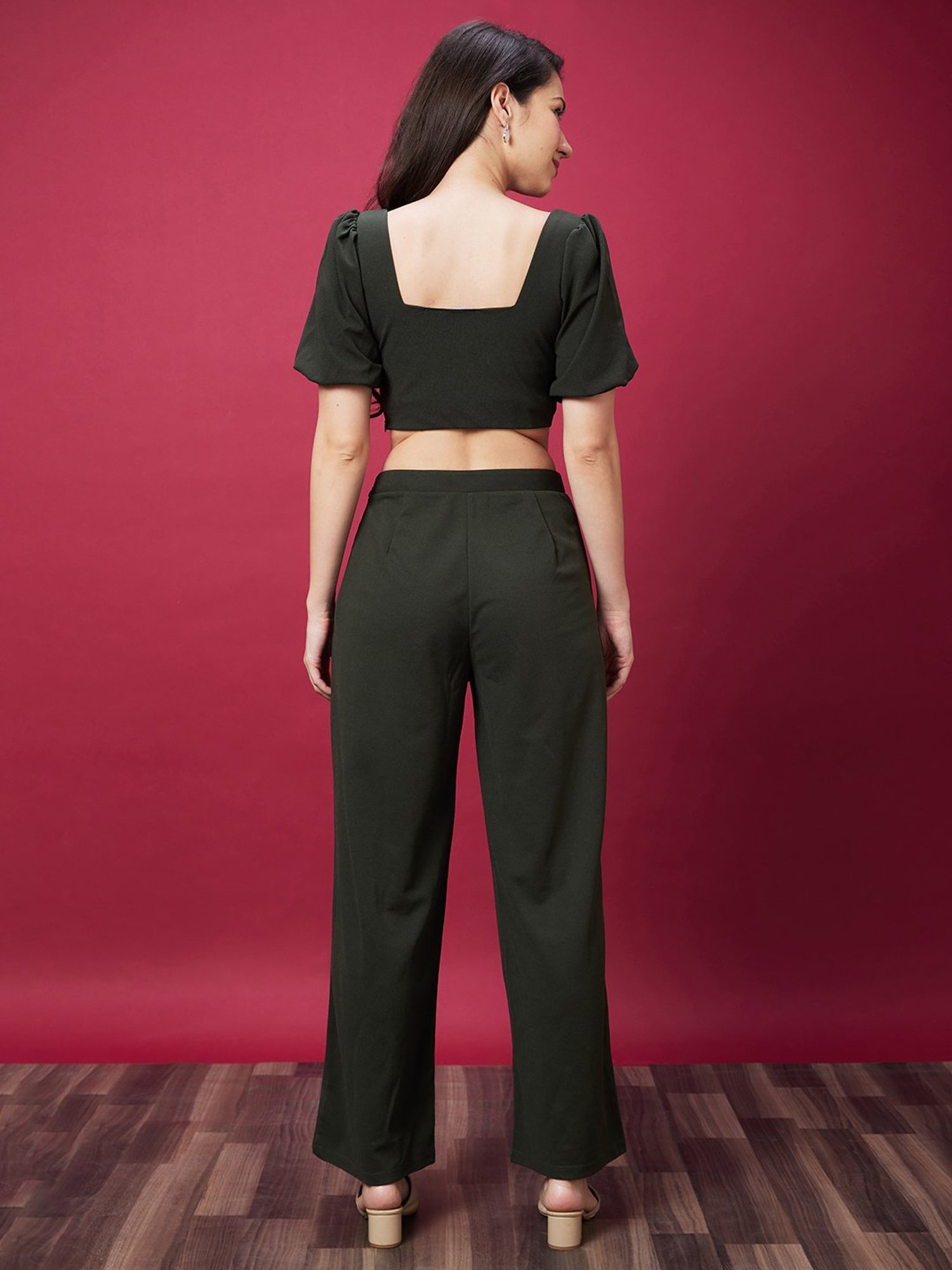 Globus Olive Crop Top With Trousers