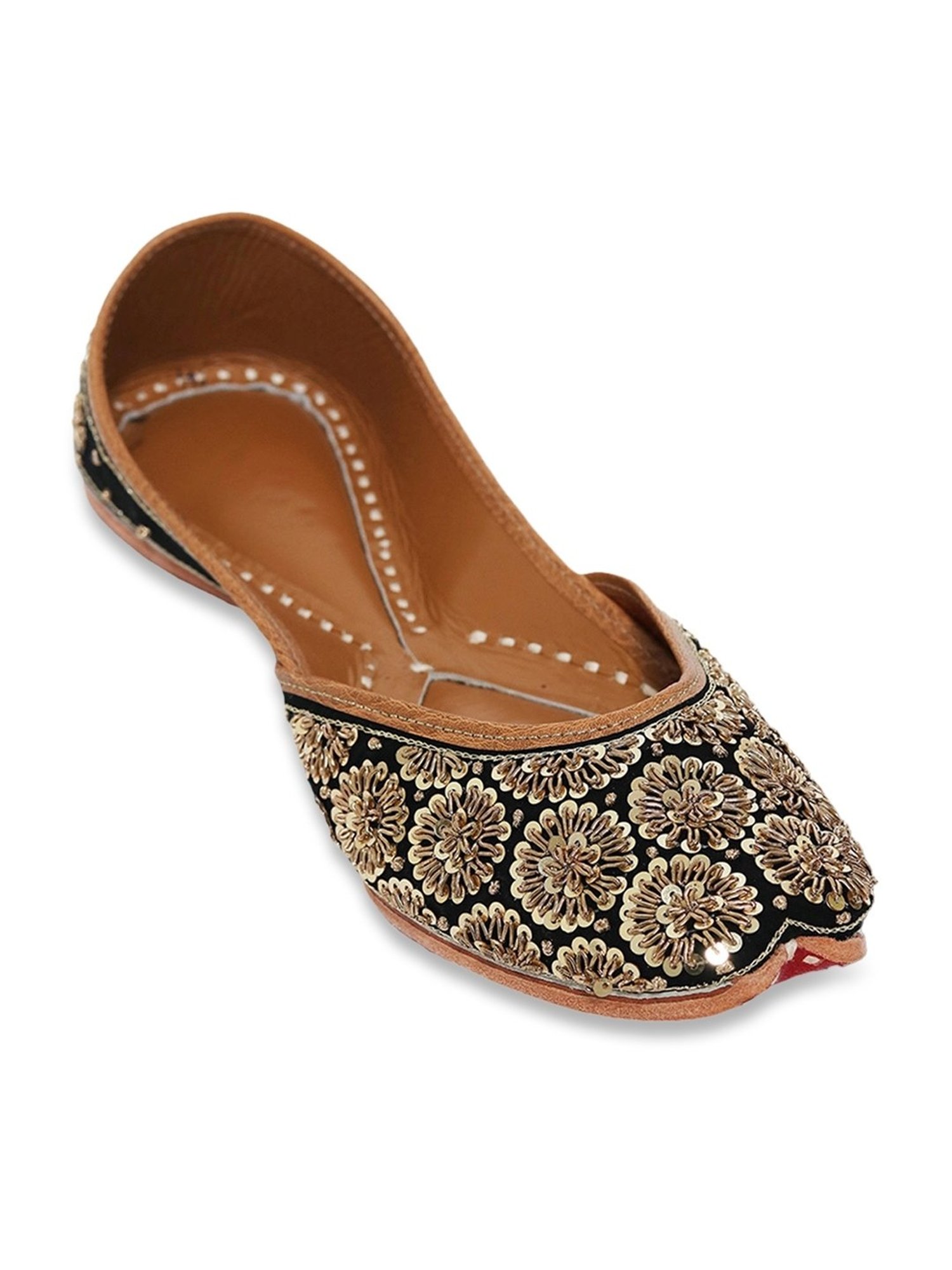 NR by Nidhi Rathi Women's Black Ethnic Juttis