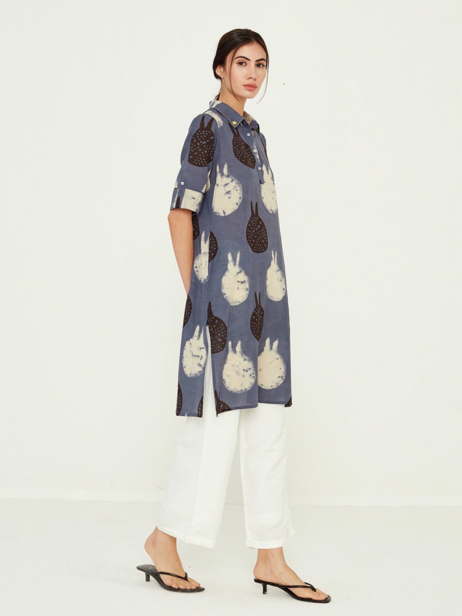ANCESTRY Blue Printed Straight Kurta