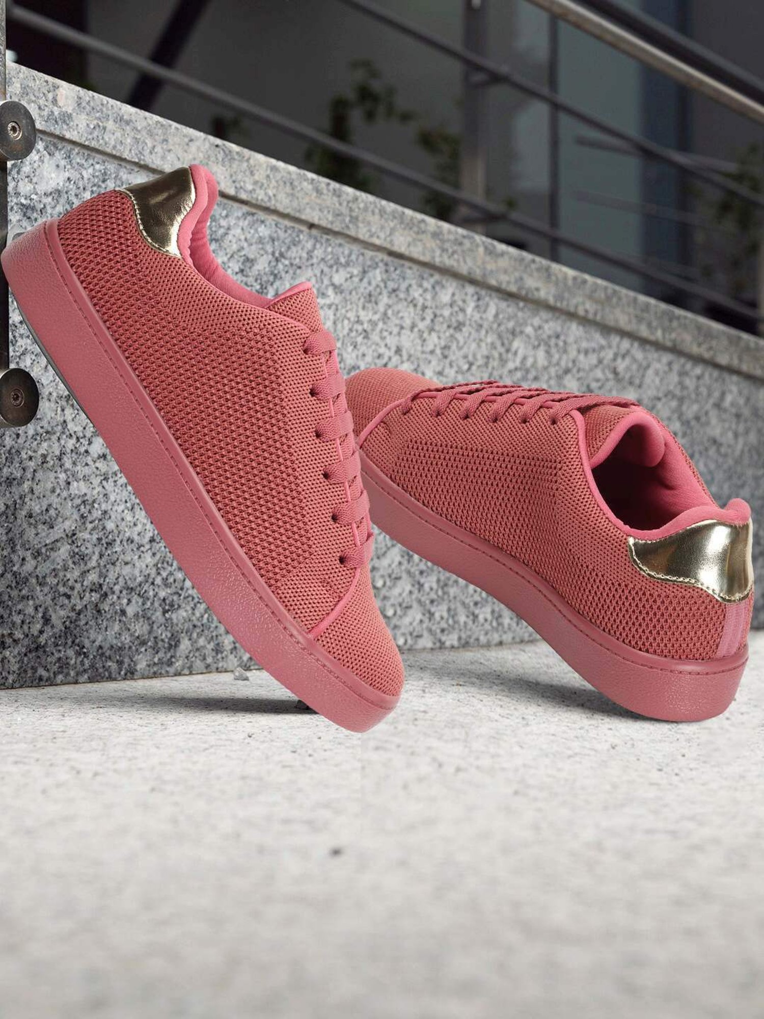 Elle Women's Pink Sneakers