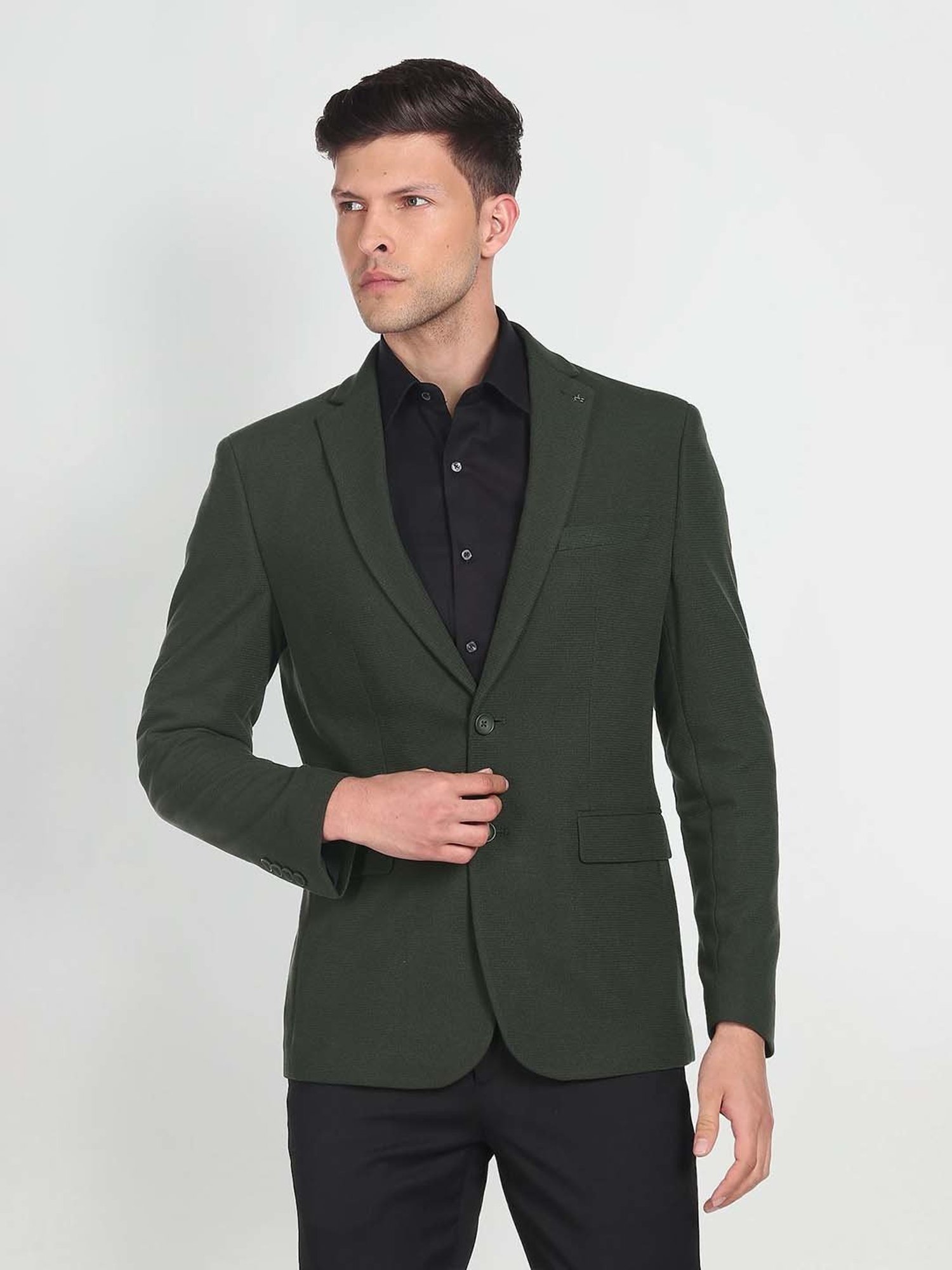 Arrow Sports Green Regular Fit Texture Waistcoat