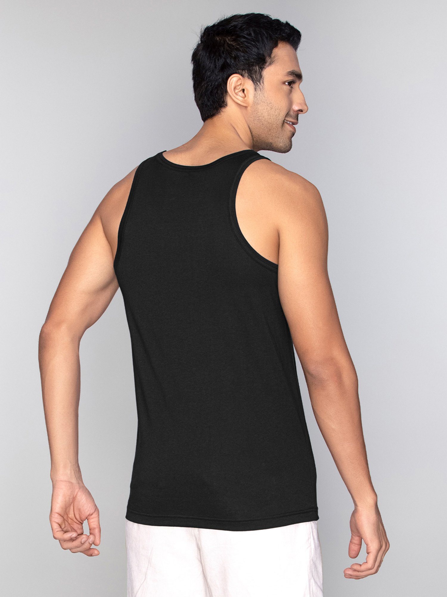 XYXX Black Round Neck Vest