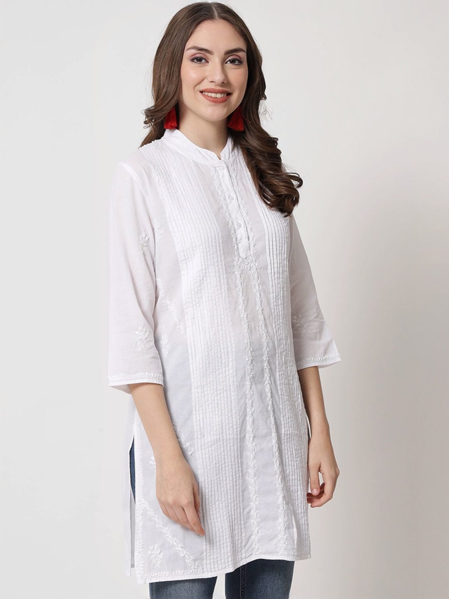 PARAMOUNT CHIKAN White Cotton Hand Embroidered Chikankari Straight Kurti