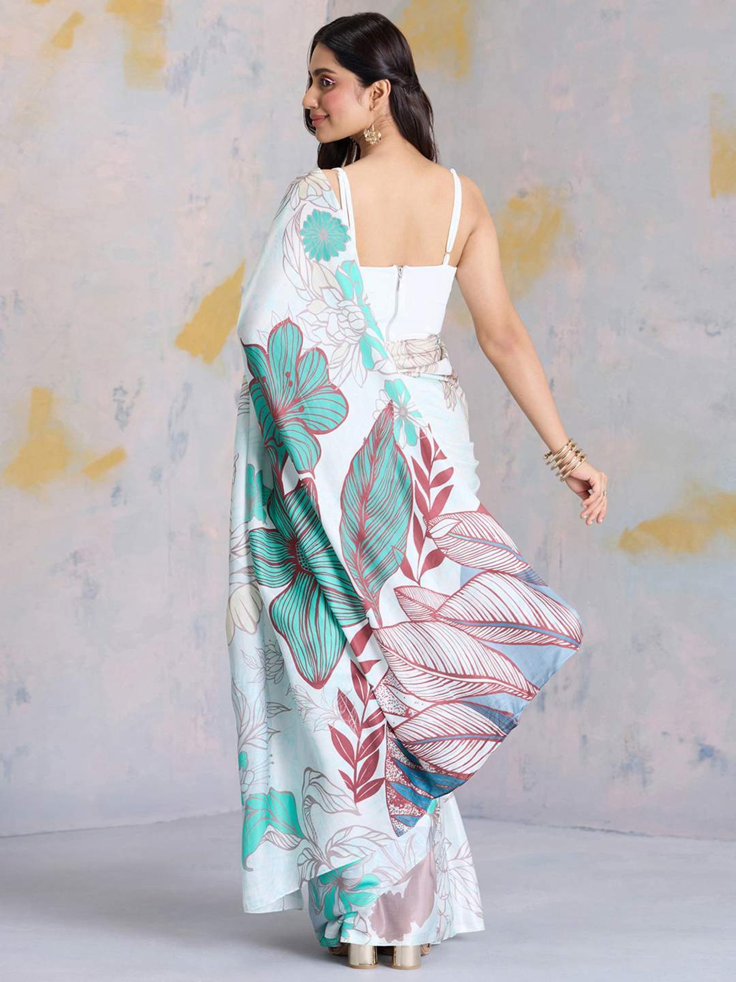 navyasa by liva Green Printed Saree With Unstitched Blouse