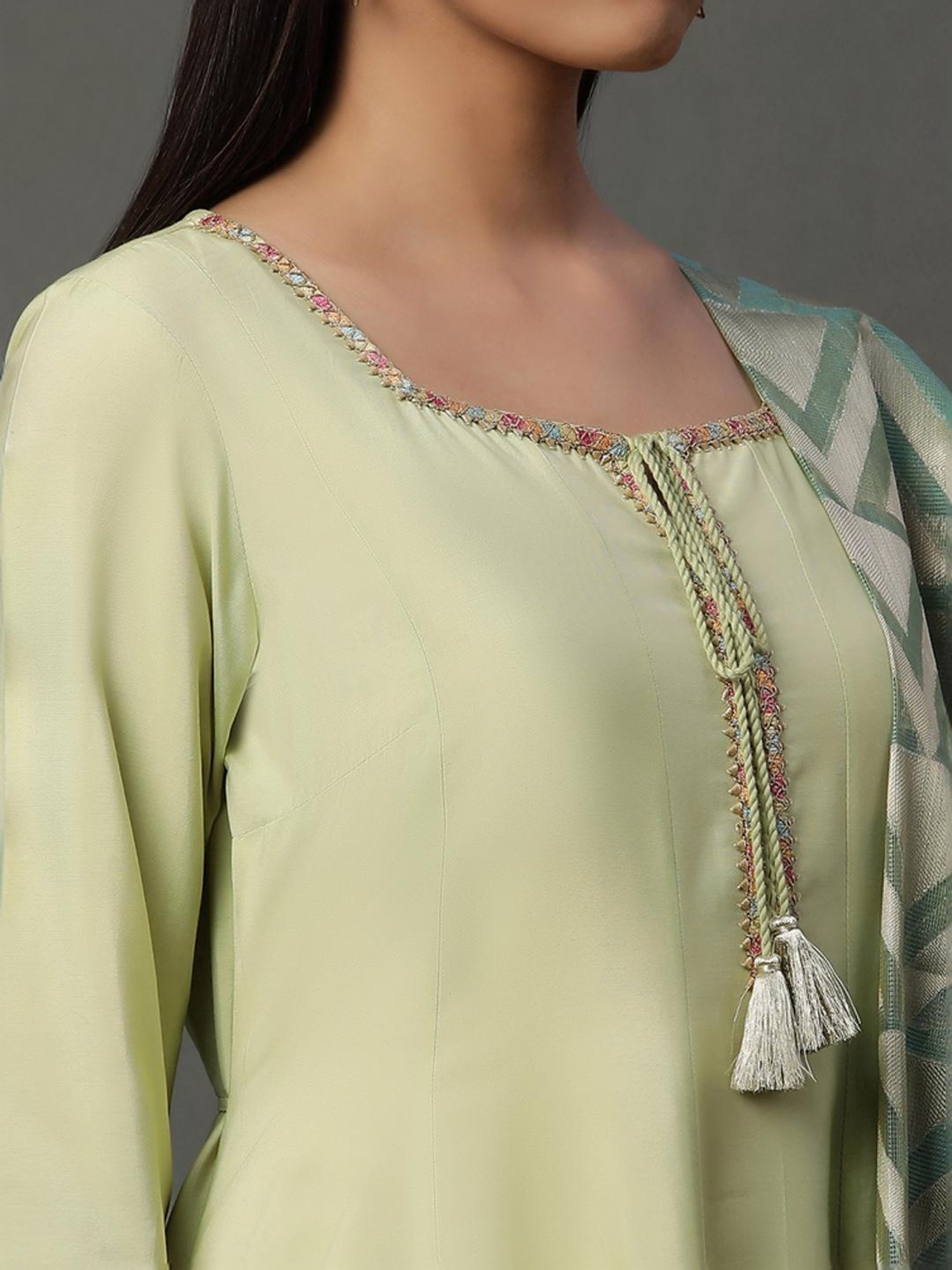 Aurelia Green Loose Fit Kurta Pant Set With Dupatta