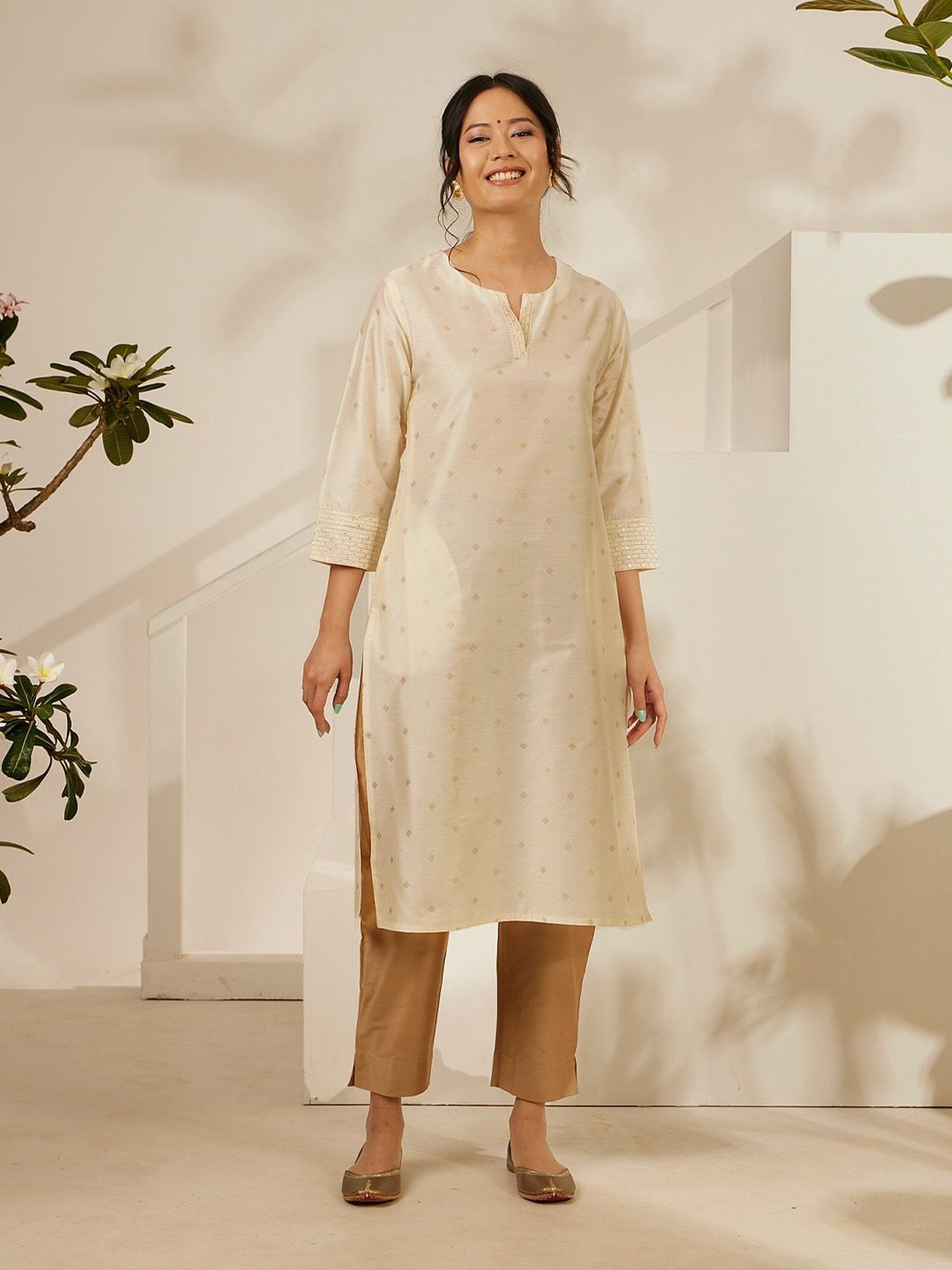 Daali Cream Viscose Round Neck 3/4 Sleeves Blooming Mood Kurta with Two Pockets