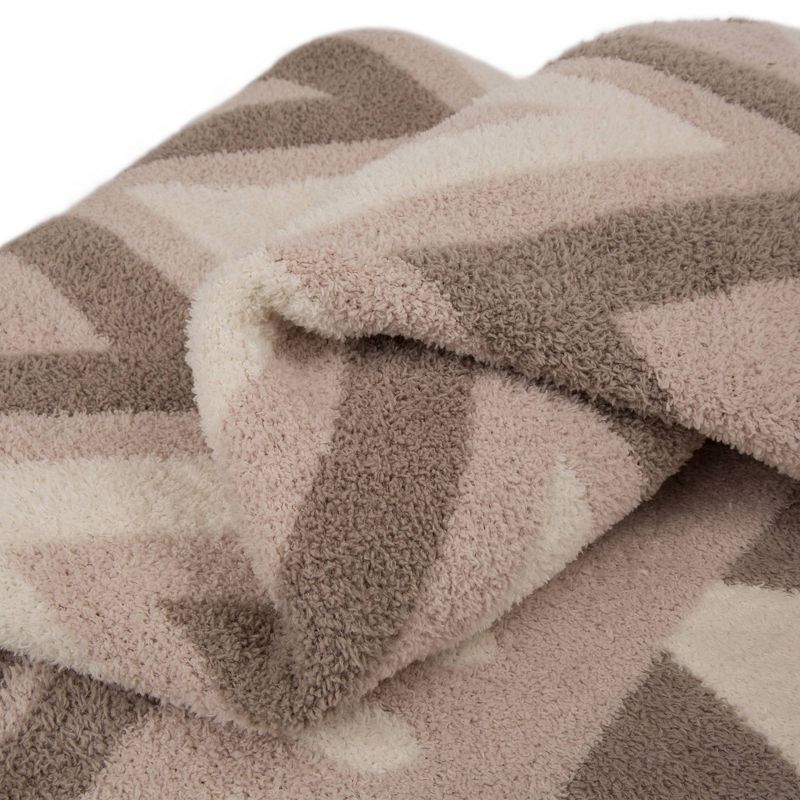 60" x 50" Knitted Polyester Geometric Pattern Feather Yarn Throw Blanket - Glitzhome