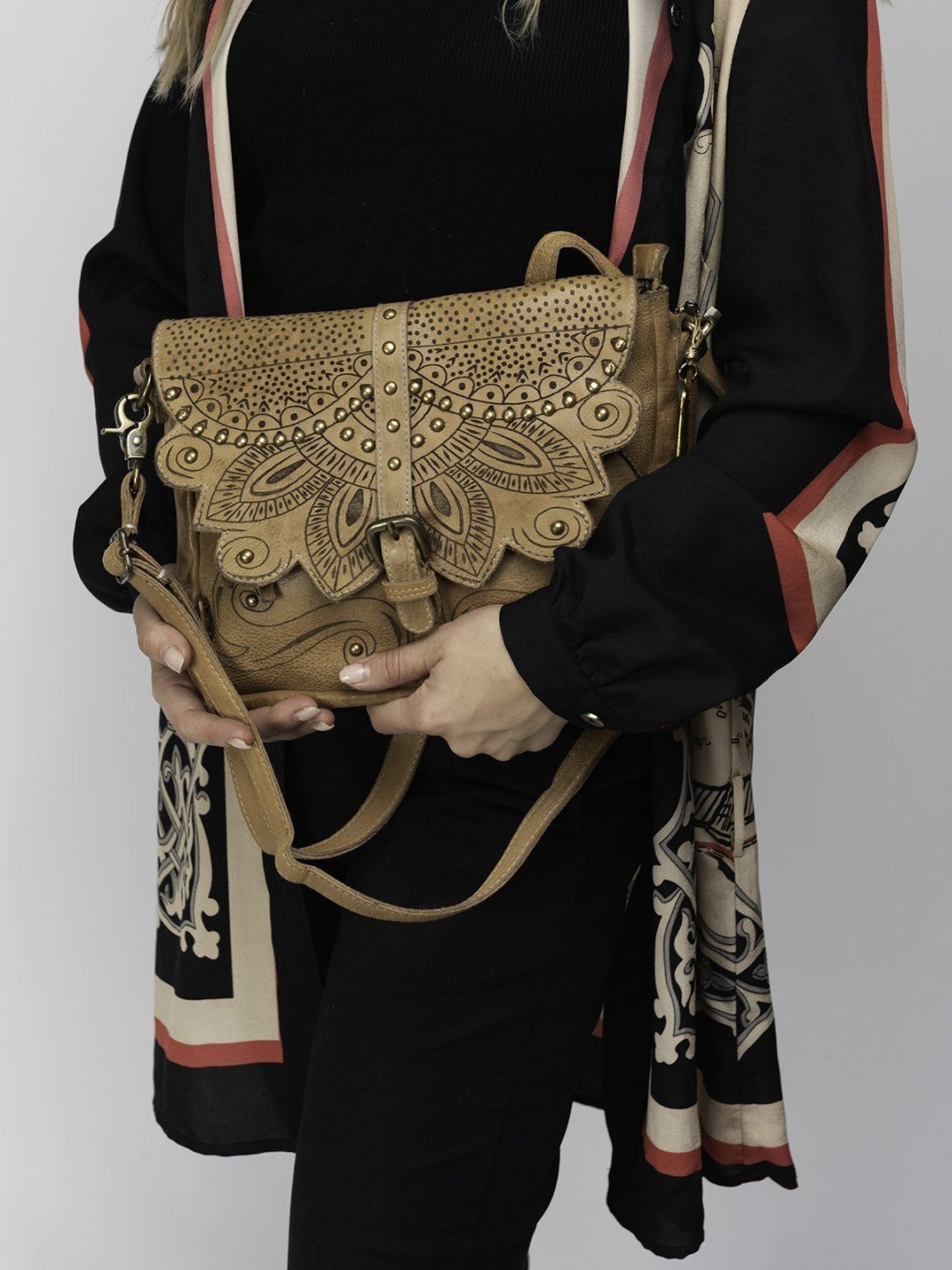 Art N Vintage Carob Sand Leather Textured Medium Sling Handbag