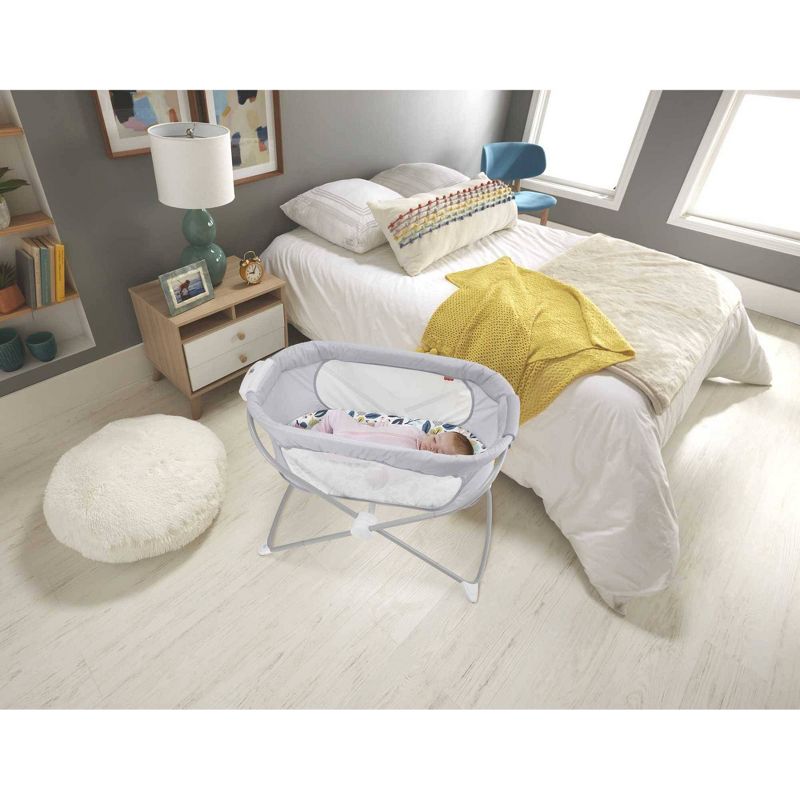 Simmons Kids' Silent Auto Gliding Deluxe Bassinet - Embossed Paisley