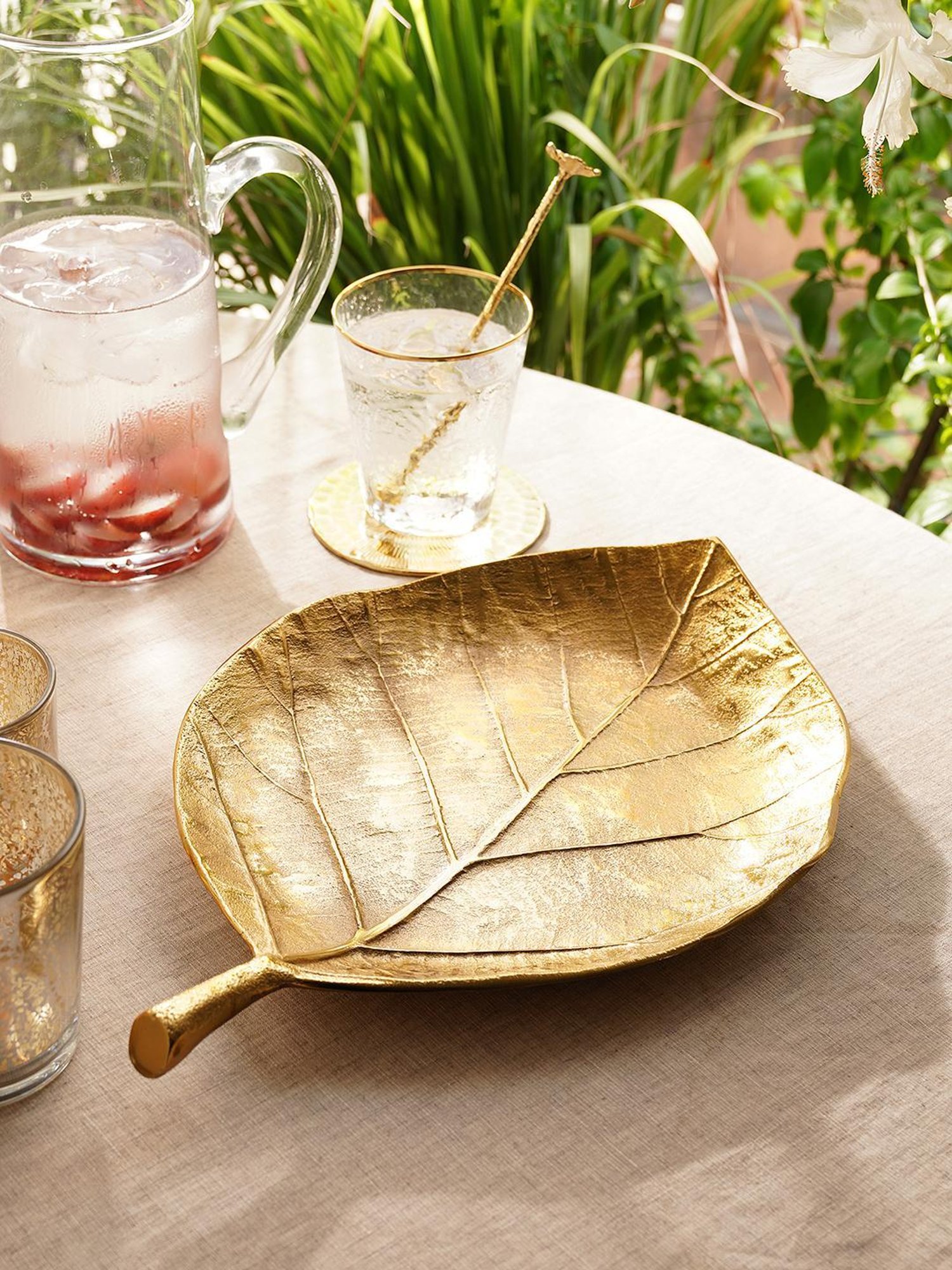 Pure Home and Living Gold Aluminium Textured Decorative Platters