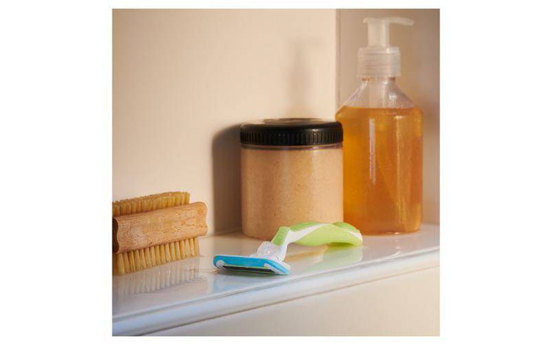 Venus Extra Smooth Green Women's Razor + 2 Razor Blade Refills