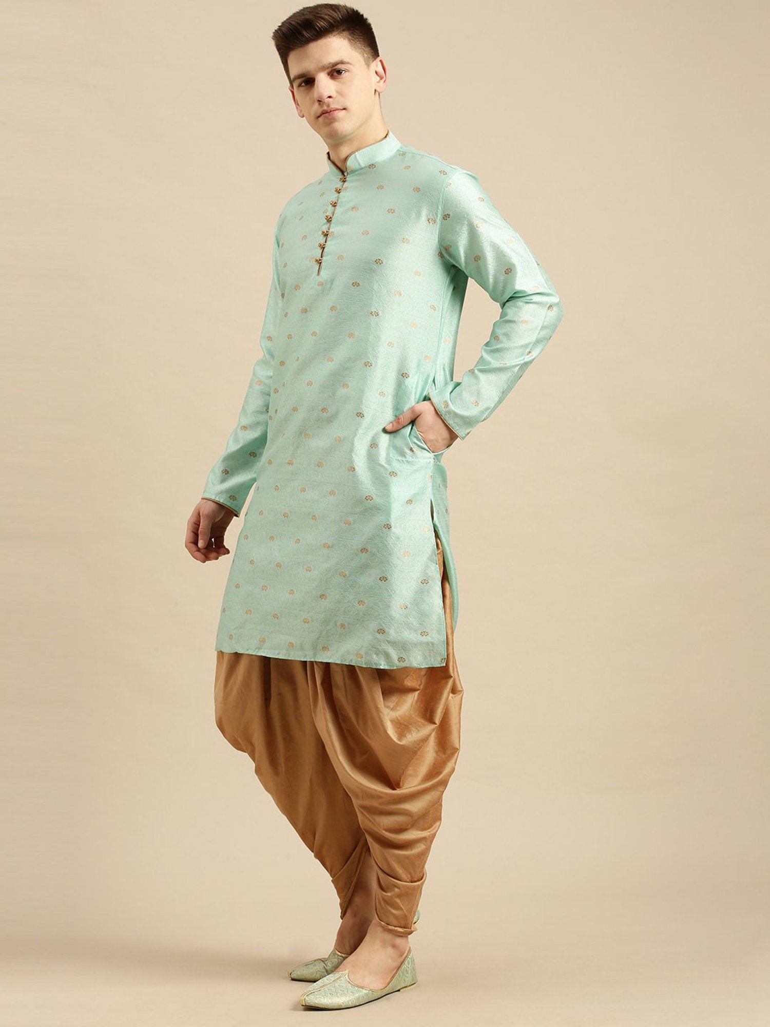 Sanwara Green Regular Fit Self Pattern Kurta Sets