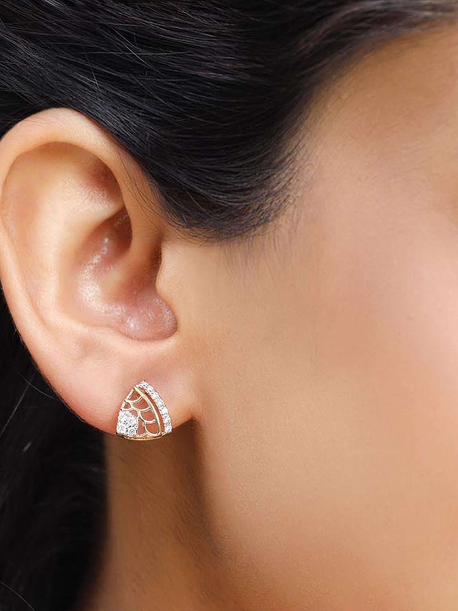 Mia by Tanishq Nature's Finest 14k Gold Magnificent Triangle-Shaped Diamond Stud Earrrings for Women