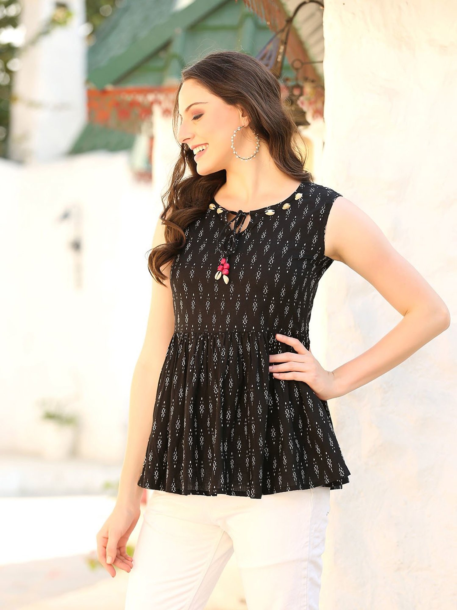 DECKEDUP Black Cotton Printed Top