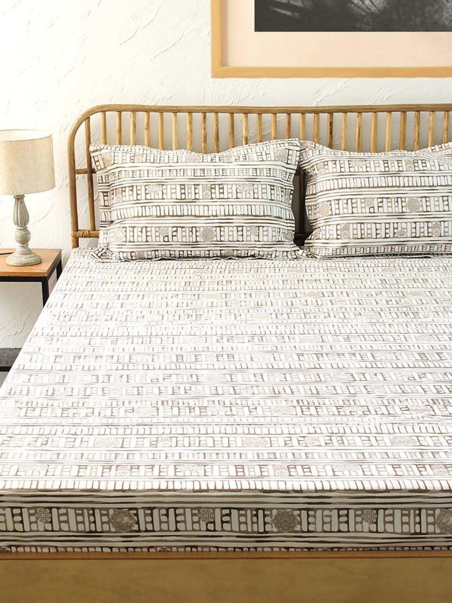 House This Sanchi Grey & White Cotton 180 TC King Bedsheet with 2 Pillow Cover