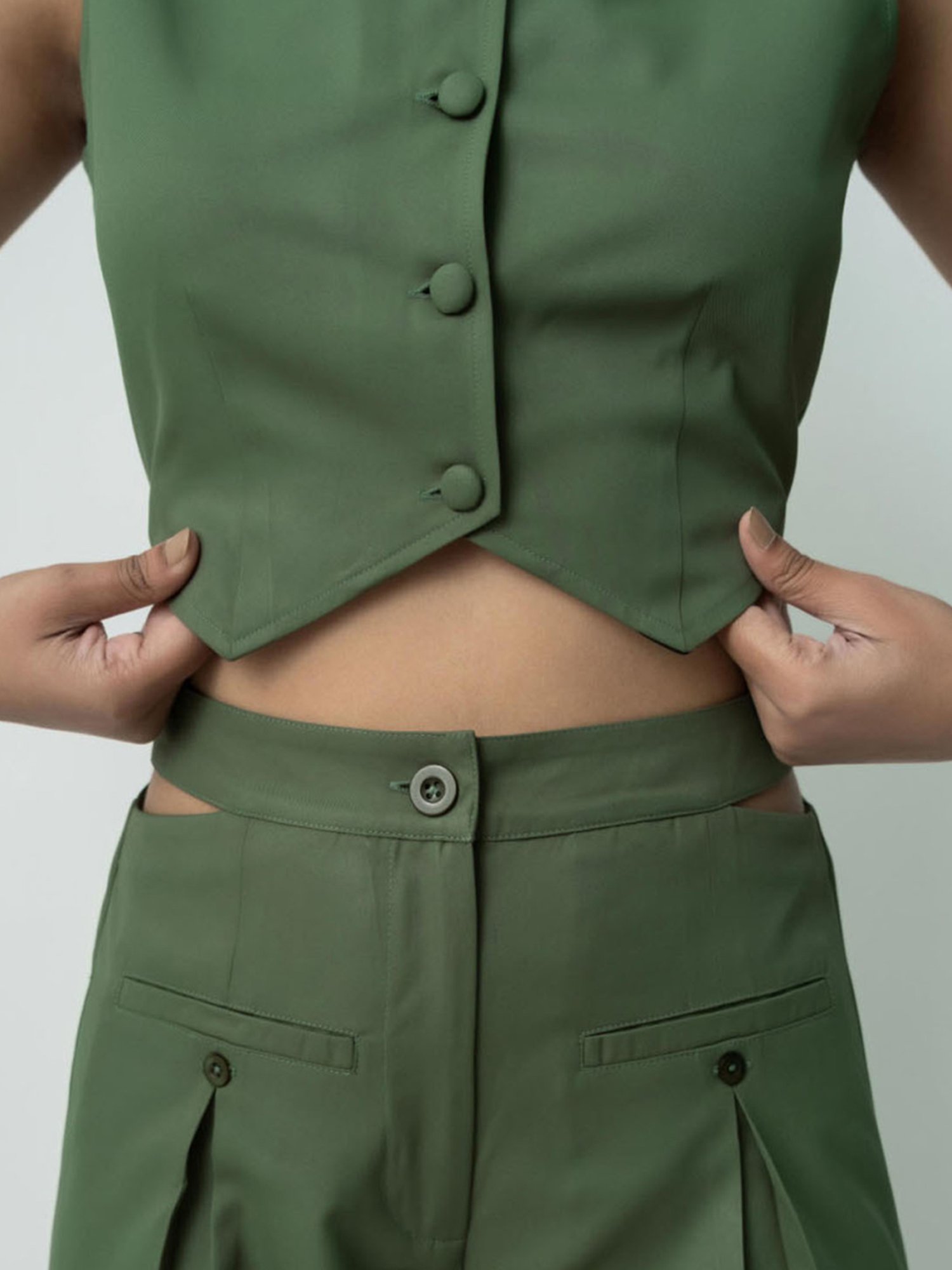 Qua Cropped Tailored Waistcoat