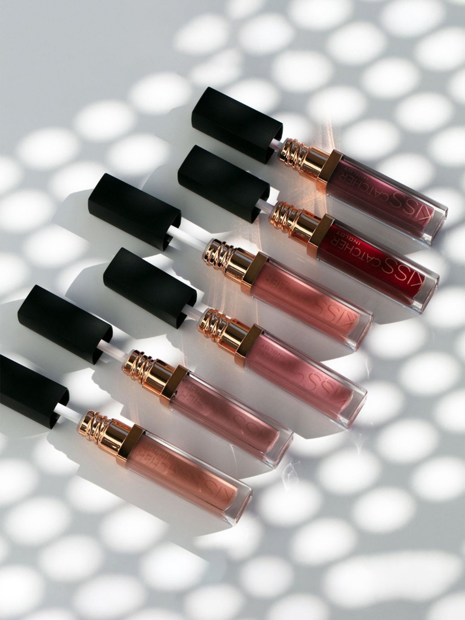 Inglot Kiss Catcher Liquid Lipstick Unobvious Coral 04 - 5.5 ml