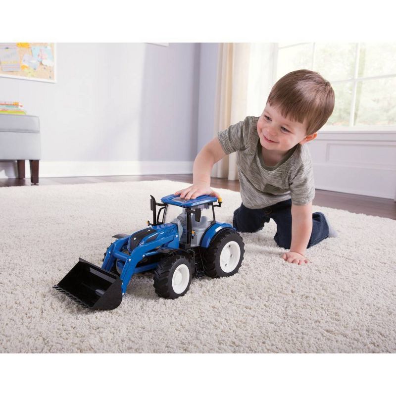TOMY New Holland - Big Farm T7.270 Tractor