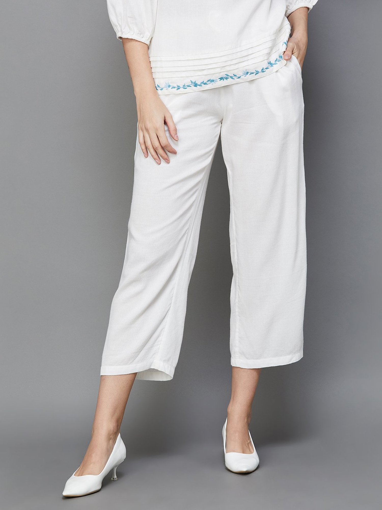 Melange by Lifestyle Off-White Crop Pants